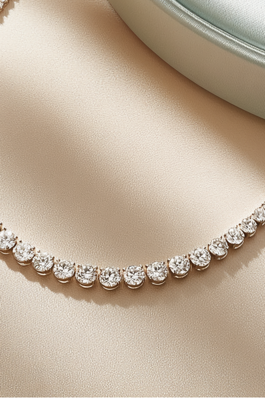 Delicate tennis necklace with clear round-cut diamonds